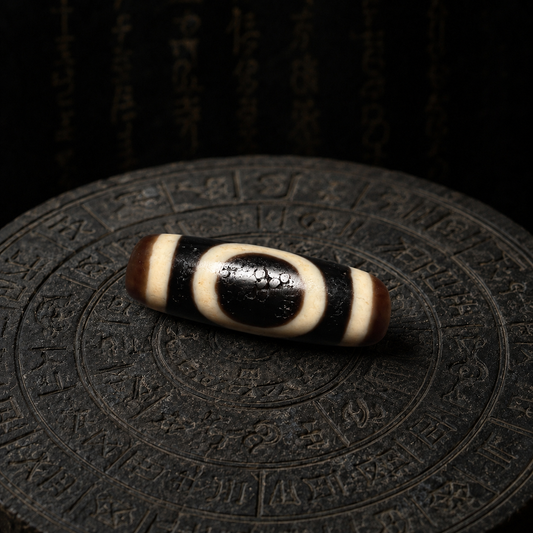 One-Eye Dzi Bead
