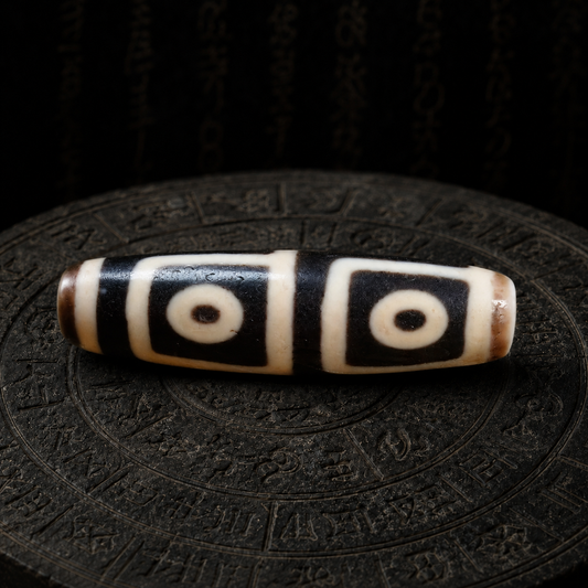 Four-Eye Dzi Bead
